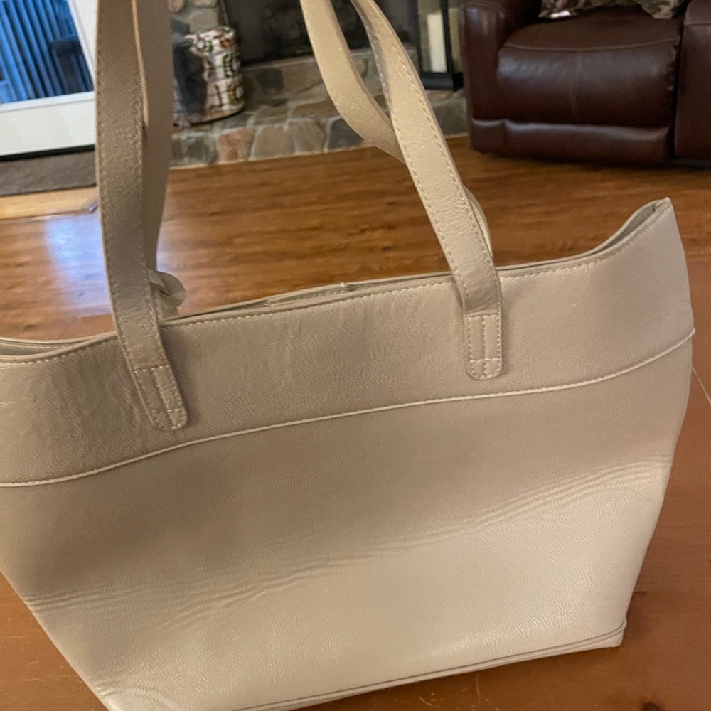 Chic Cream Leather Tote Bag